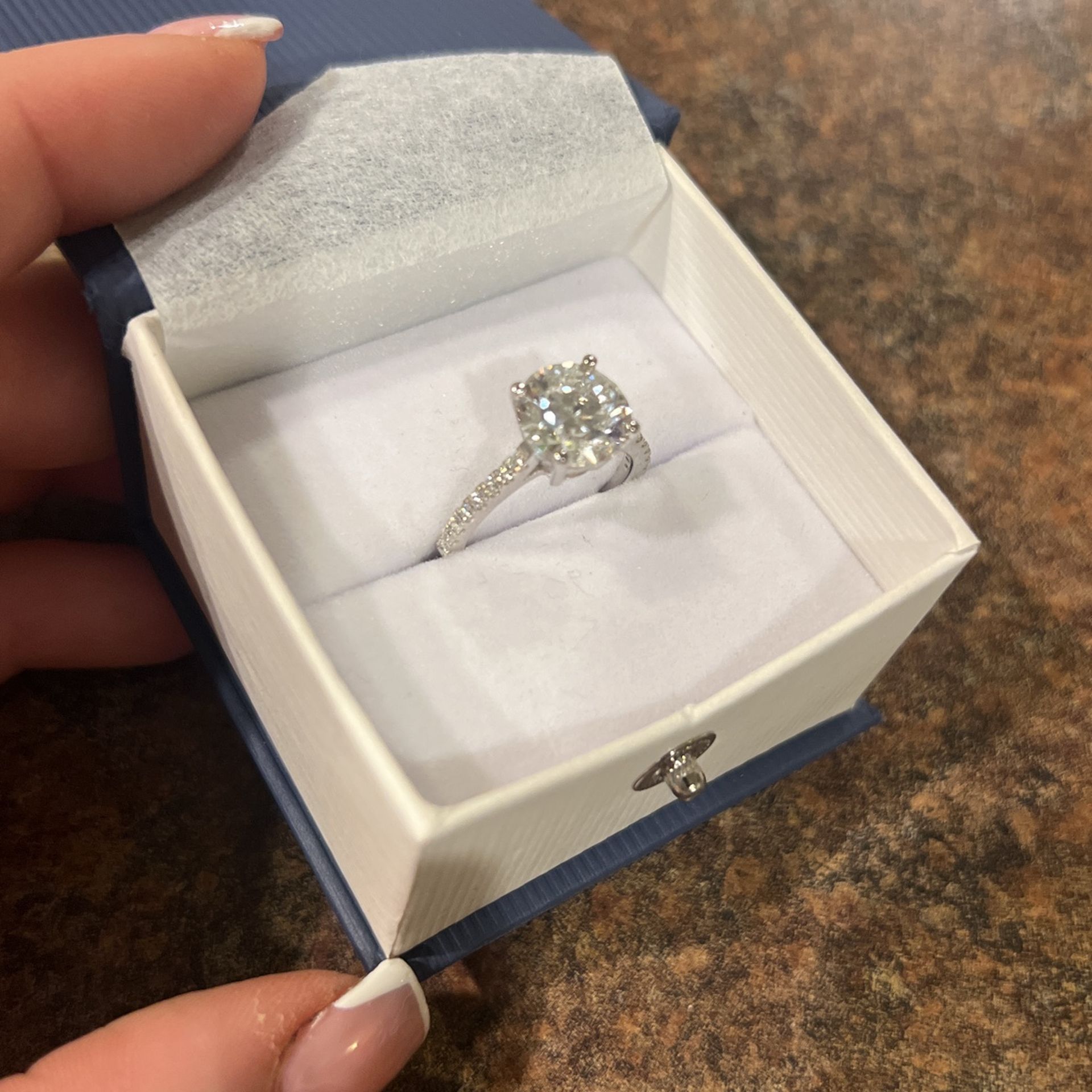 14K Gold 3.41 Ct Round Brilliant Cut Diamond Ring