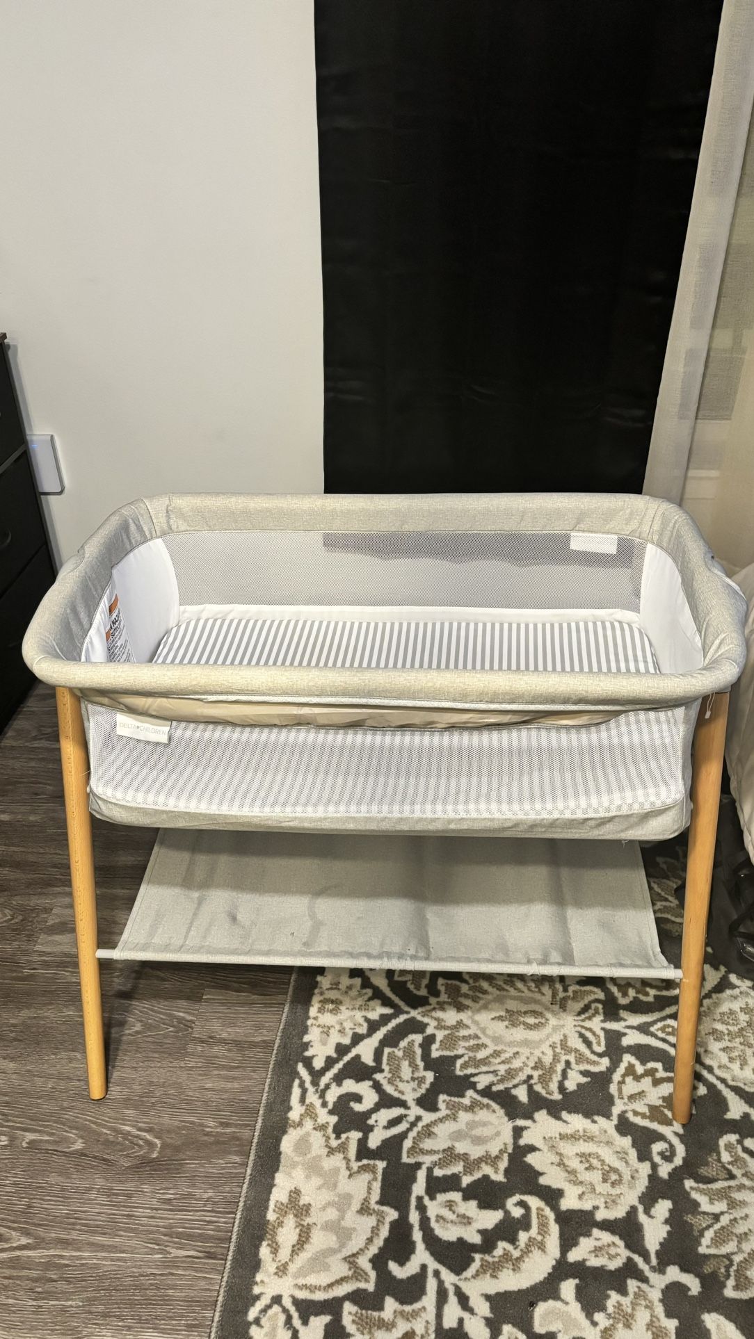 Delta Children Bassinet— NEED GONE ASAP