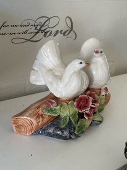 Beutiful porcelain love birds/ doves