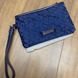 971. Like New Blue Tommy Hilfiger Coin Purse Wristlet $15.00. 