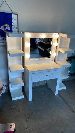 Kids vanity