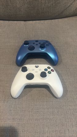 2 Xbox Controllers (With Drift)