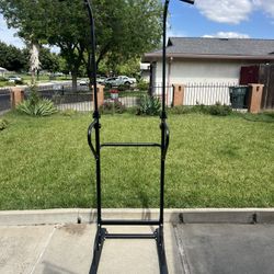 Pull Up And Dip Station