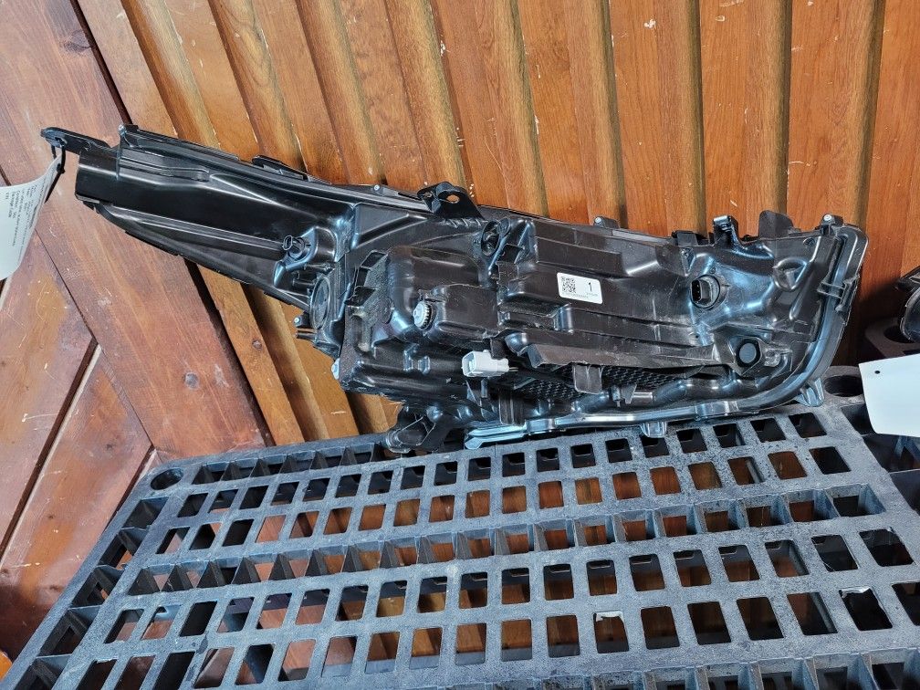 2021-22 Toyota Highlander - Left Headlight
