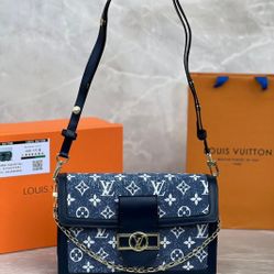Purse For sale 