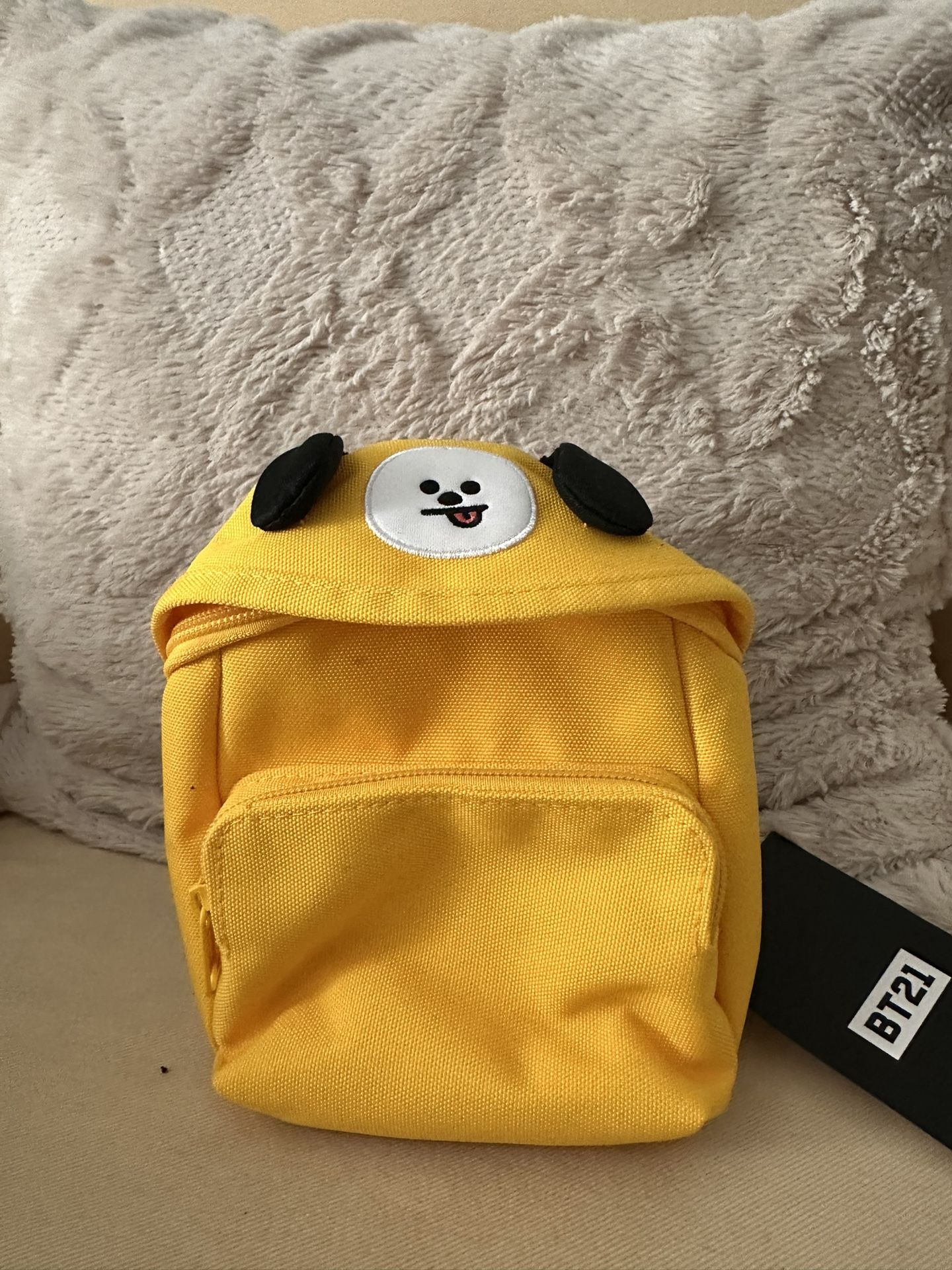 BT21 Chummy messenger Bag