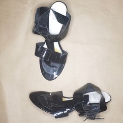 Saks Fifth Avenue Leather Black Shoes Heels 7.5 M  Mint Condition