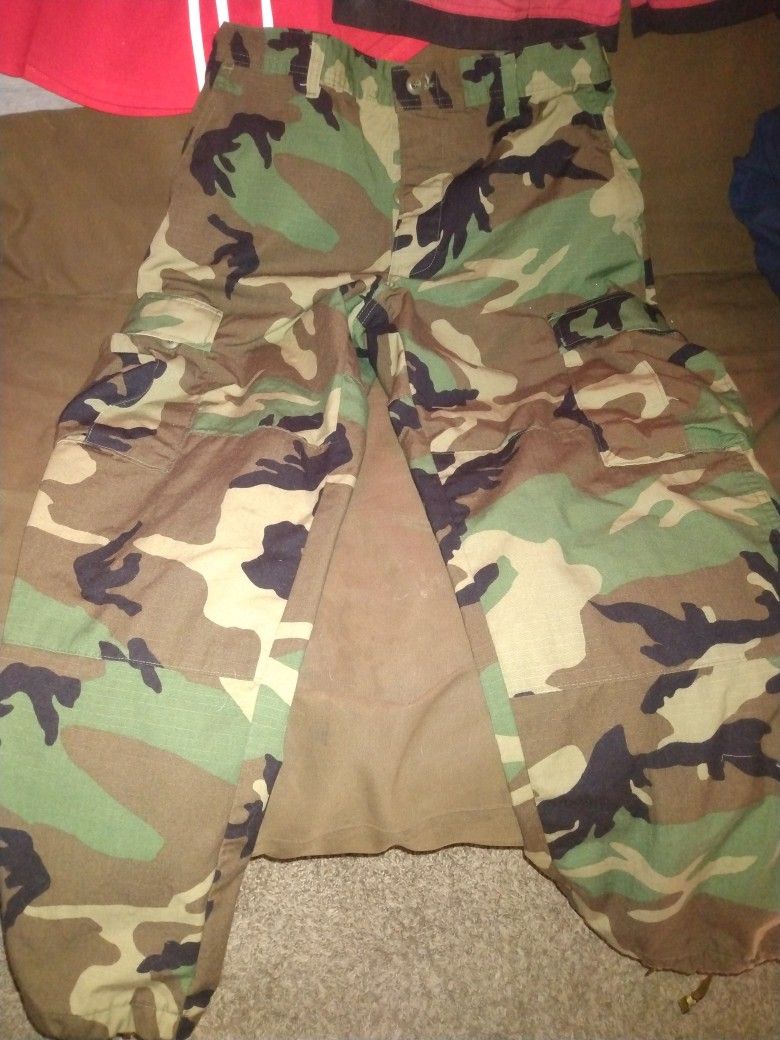 MIlitary Camo Pants Size M