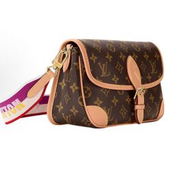 LOUIS VUITTON Diane PM Classic Old Flower Full Print Coated Canvas Cowhide Trim Armpit Bag Baguette Bag Handbag Shoulder Bag Small Size（s买家10）37