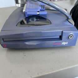 Zip 100 Drive With All Cables