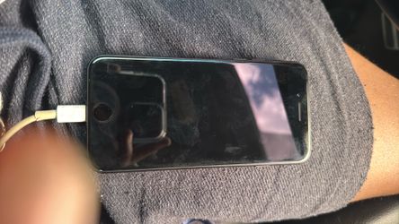 iPhone SE (2020) 64GB - Factory Unlocked