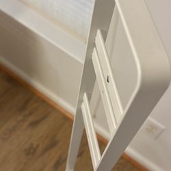 Dyson Cleaner stand  (Vacuum cleaner is not included)