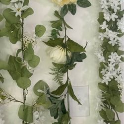 Ashland White Floral Garlands
