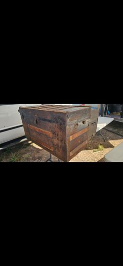 Antique tronks
