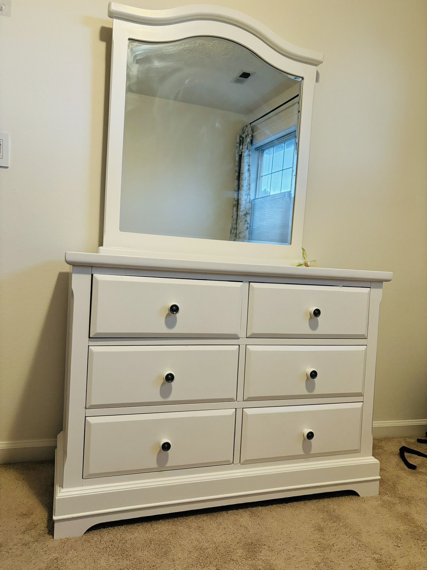 Desk, Nightstand, Dresser/ Mirror 