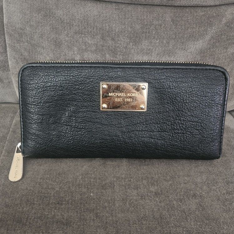 Michael Kors Zip Around Wallet