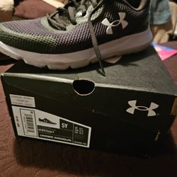 Tenis Size 5