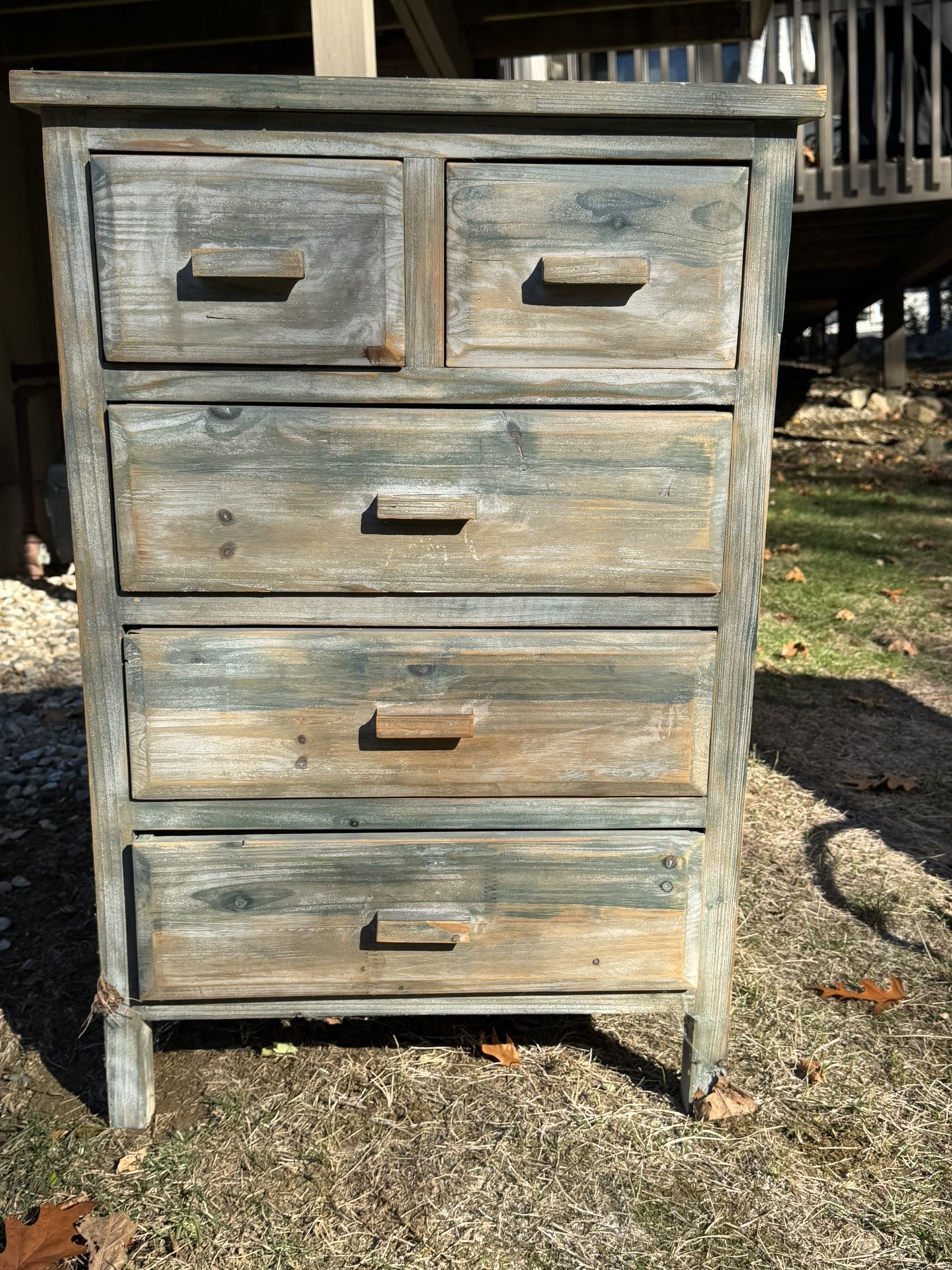 Woodwn Chest With 5 Drawers