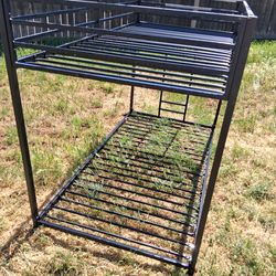 PLATFORM TWIN BUNK BEDS