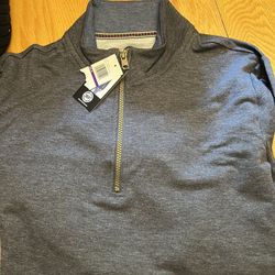 Adult Medium Sweatshirt NWT