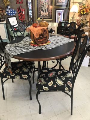 Dining Table And 4 Chairs For Sale In Louisville KY Dining Table And 4 Chairs For Sale In Louisville KY
