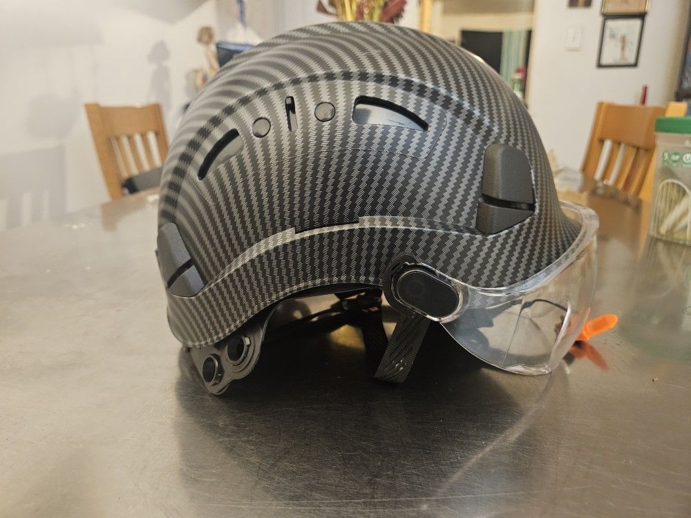 ​Klein Tools Premium KARBN Pattern Safety Helmet