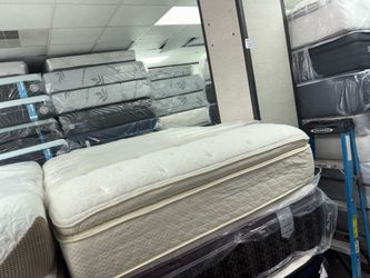 Queen mattress pillow top