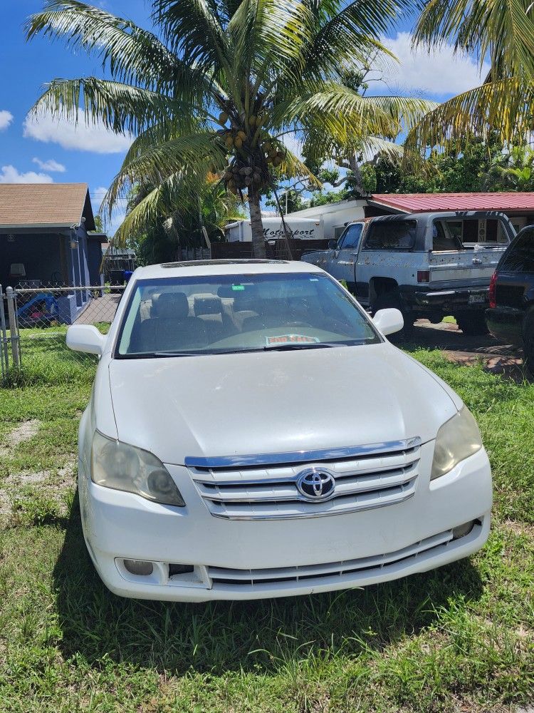2005 Toyota Avalon