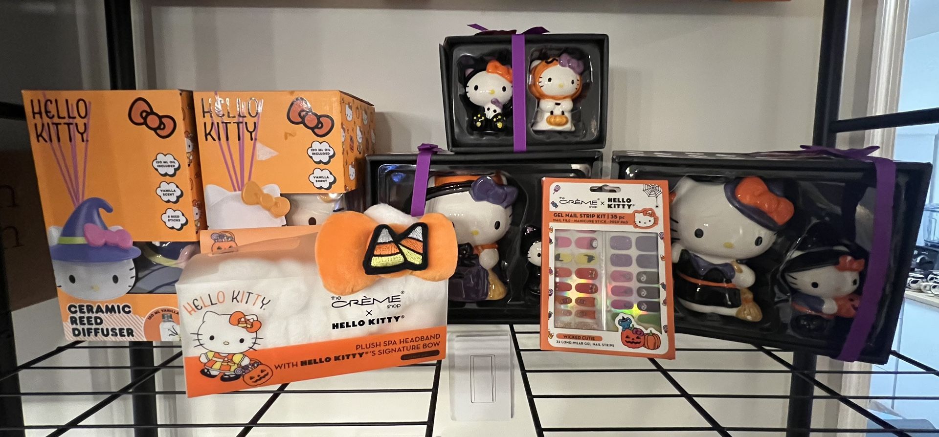 Hello Kitty Halloween Assortment 