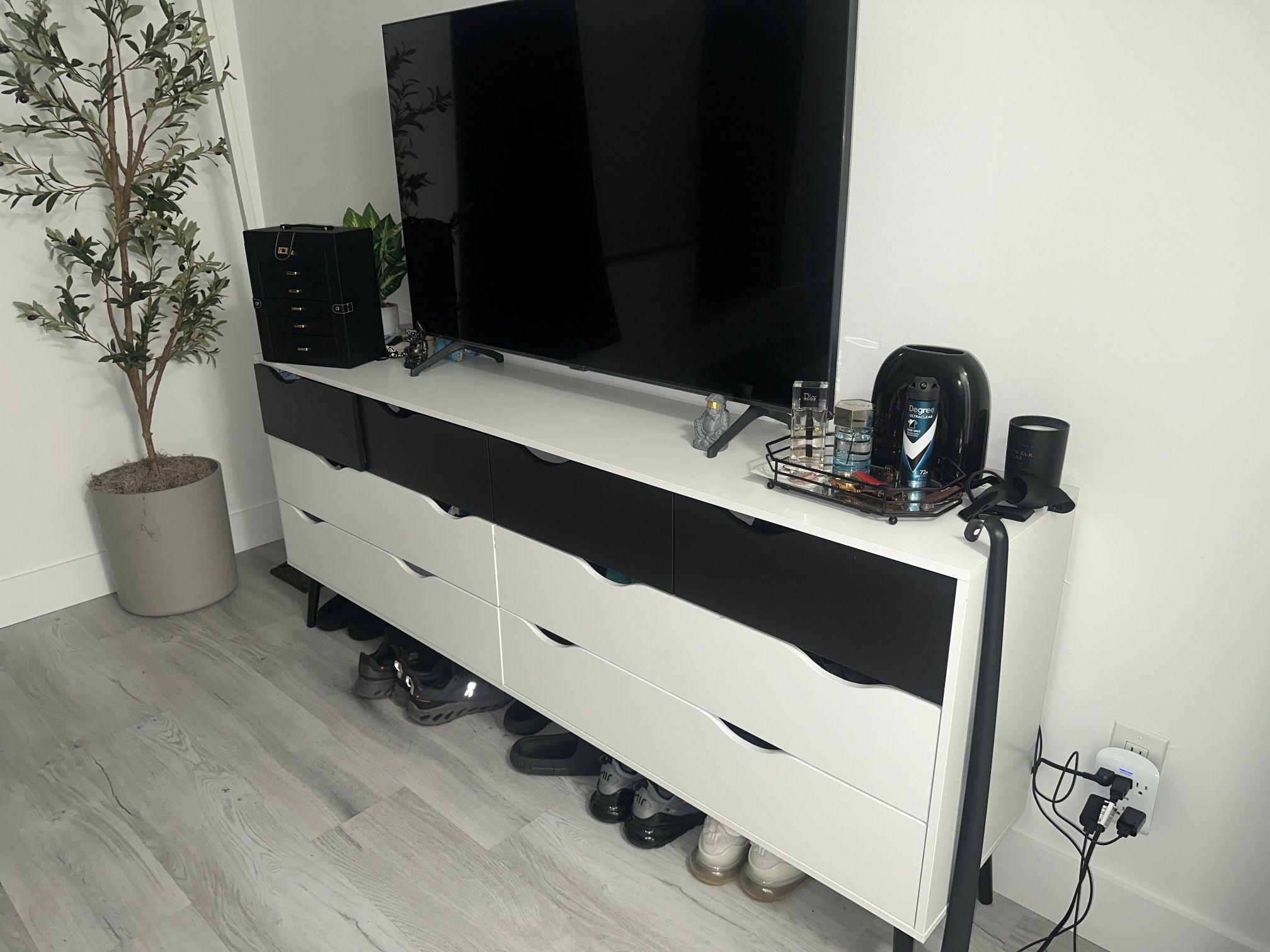 Black and White Dresser 77”