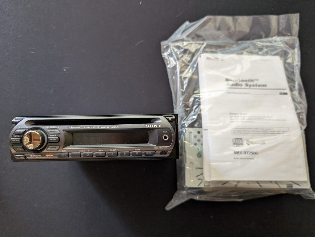 Sony  MEX-BT2500
Bluetooth Car Stereo with Hands-Free Calling Function