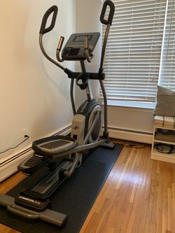 2021 Nordic Track Elliptical Excellent Condition 0-50 Rides - Bloomingdale, NJ
