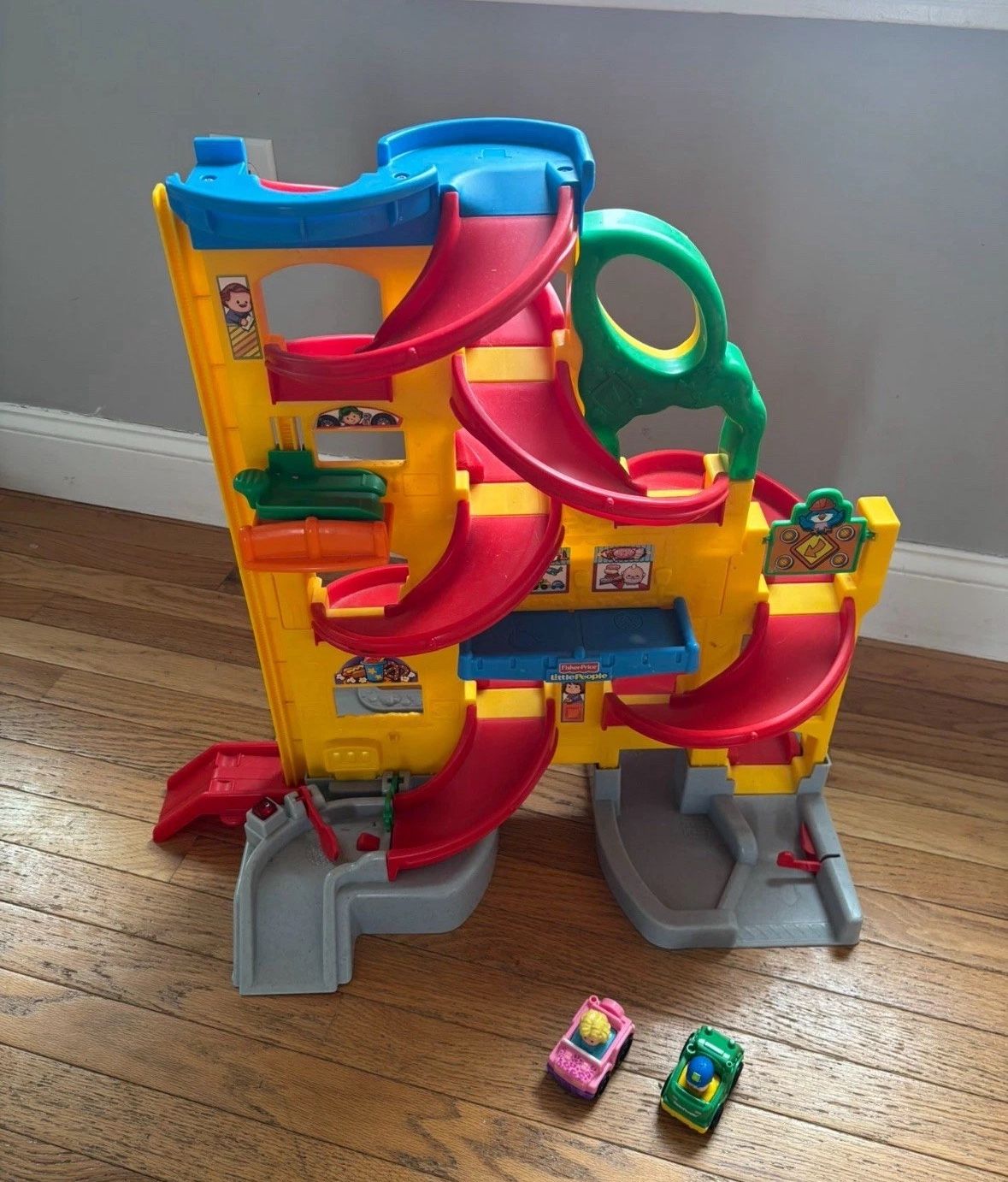 Fisher Price Little People Wheelies Stand 'n Play Rampway Garage Track