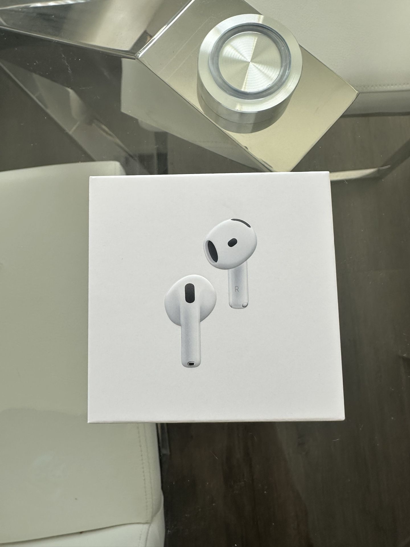 Apple AirPods 4 + Alcantara Case
