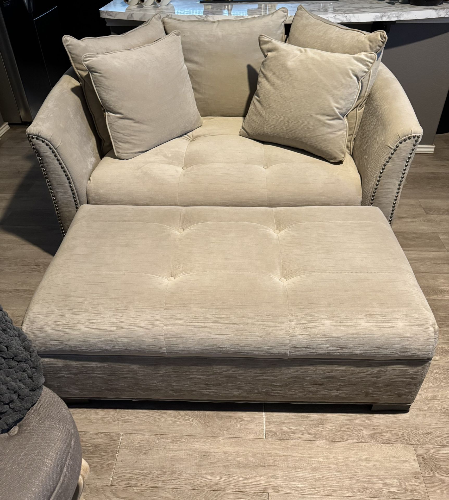 Chair Oversized And Ottoman