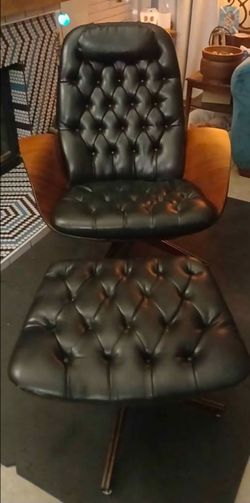 Plycraft Mr. Chair — First Edition, Original Parts
Design by George Mulhauser MCM 1959