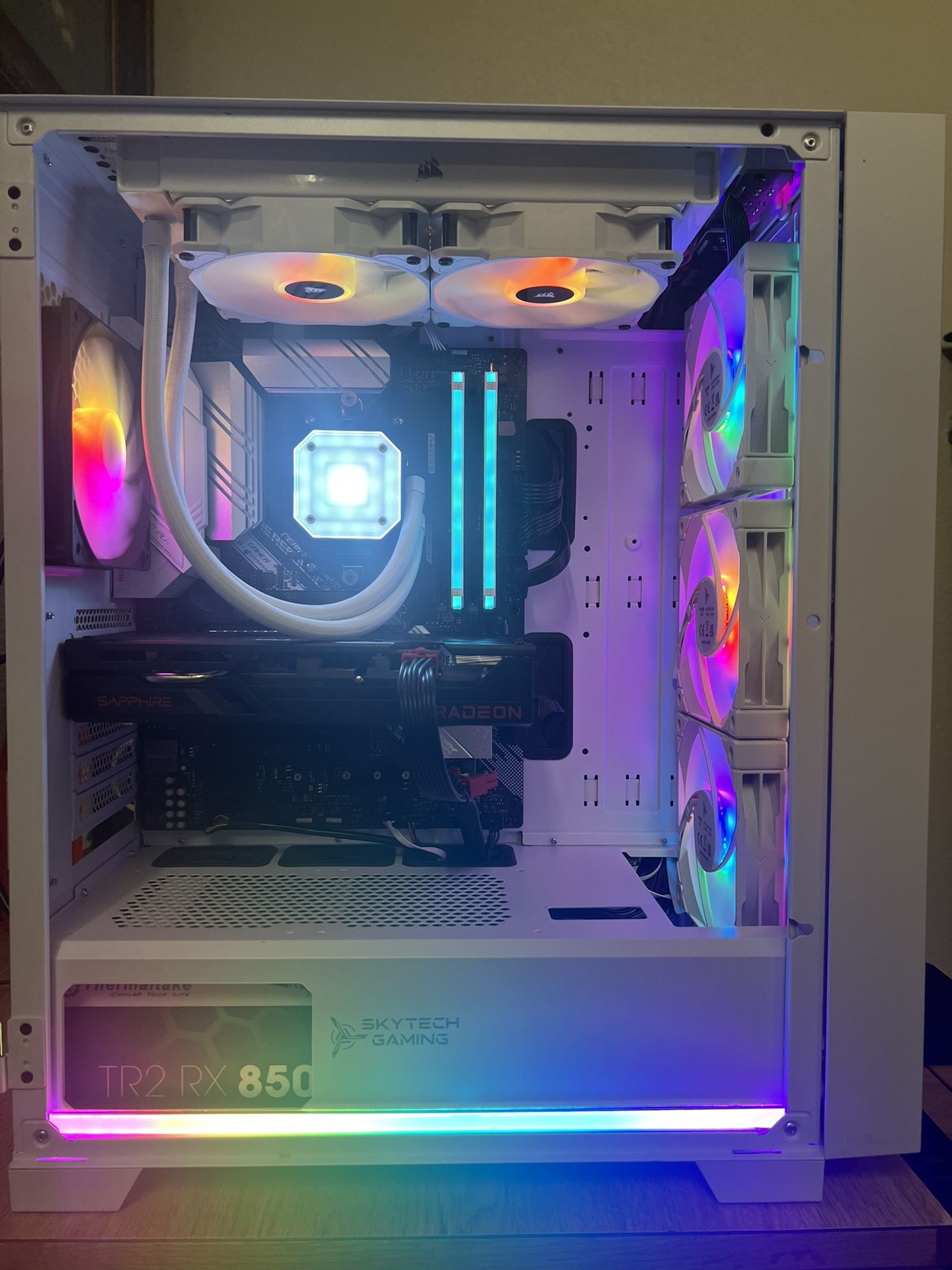 Gaming PC Ryzen 7 5800X 32GB DDR4 512GB M.2 2TB HDD RX 6600XT windows 11