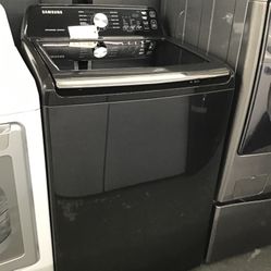 New Scratch And Dent Samsung Washer. 1 year Warranty 