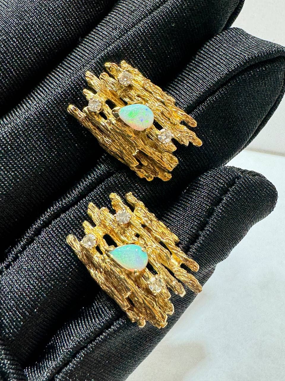 Vintage 14k yellow gold Freeform opal diamond cuff links