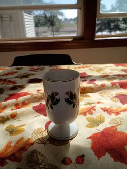 Porcelain Footed Cup Holly Berry Design