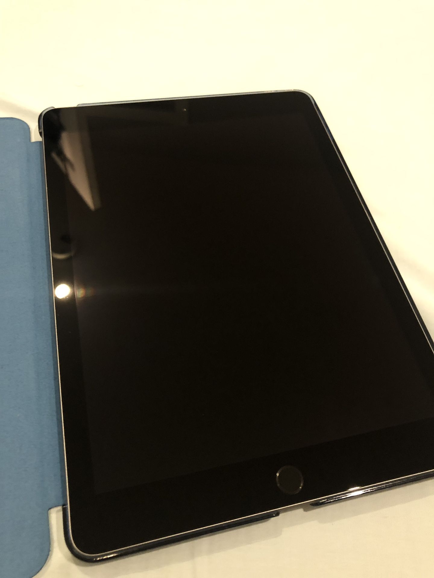 Barely Used iPad 6th Gen 32GB