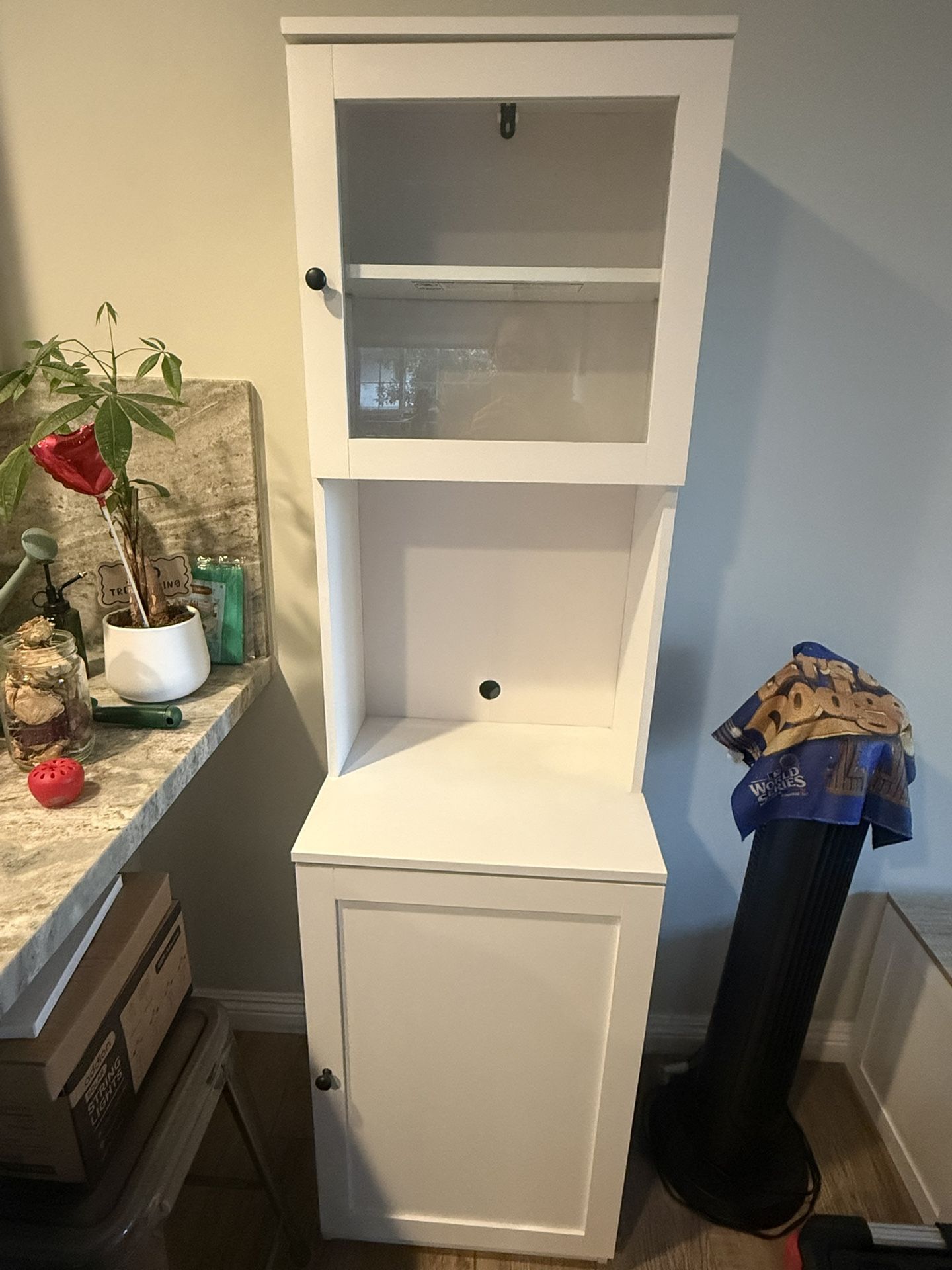 White Cabinet