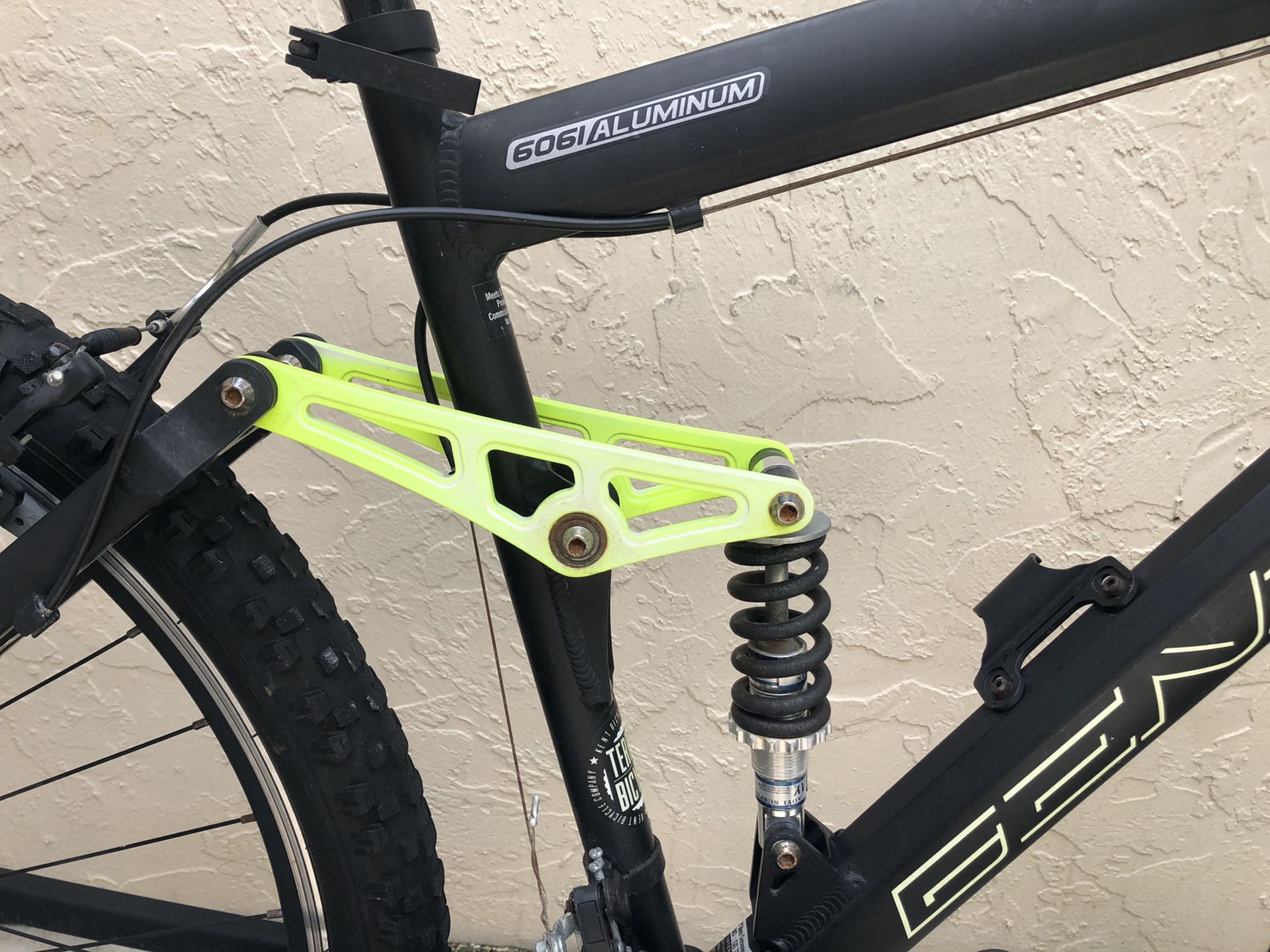 how to raise the handlebars on a genesis mountain bike