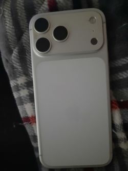 Iphone 17pro max 256gb unlocked,(** fair *read desc)*
