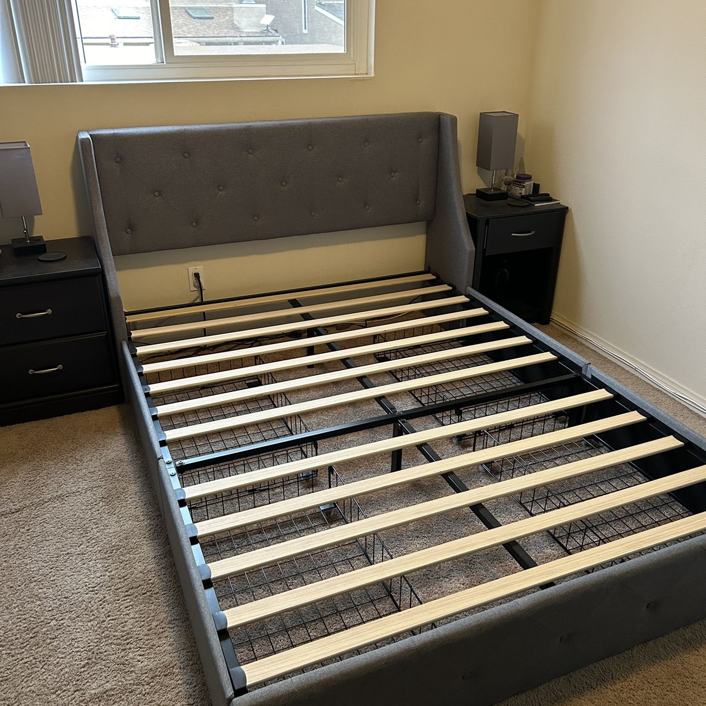 Queen Bed Frame with 4 Drawers 