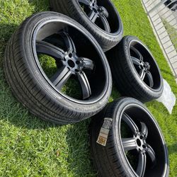 22 Inch Rims With Low Profile Tires!!!! $500 OBO