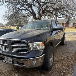Dodge Ram 1(contact info removed)
4x4 5.7 Hemi