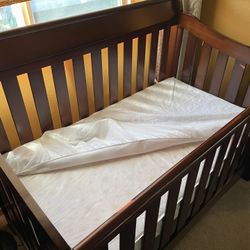Convertible Crib (mattress/cover Included)