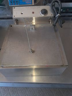 Funnel cake deep fryer