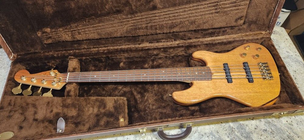 Fender Victor Bailey 5 String Bass Guitar